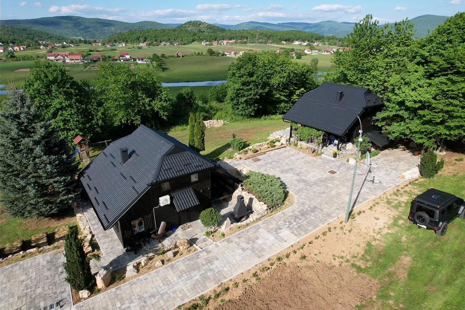 Woodenhouse With Two Apartments Otocac Luaran gambar