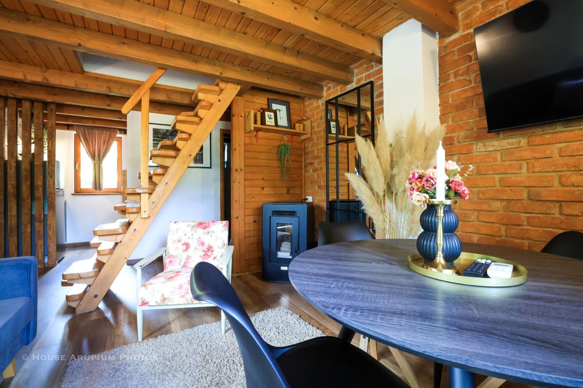 Woodenhouse With Two Apartments Otocac Luaran gambar