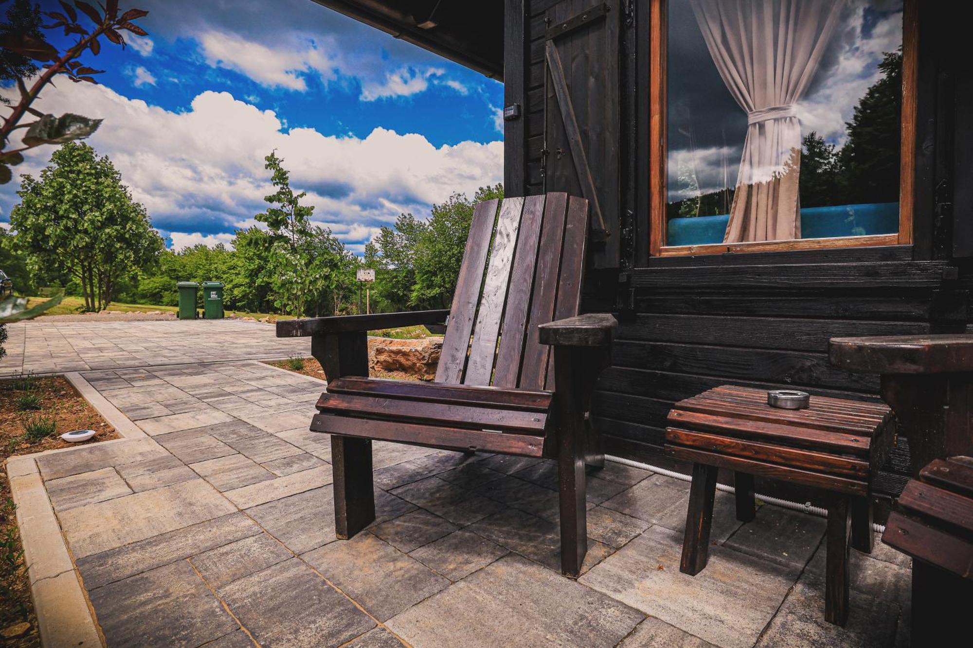 Woodenhouse With Two Apartments Otocac Luaran gambar
