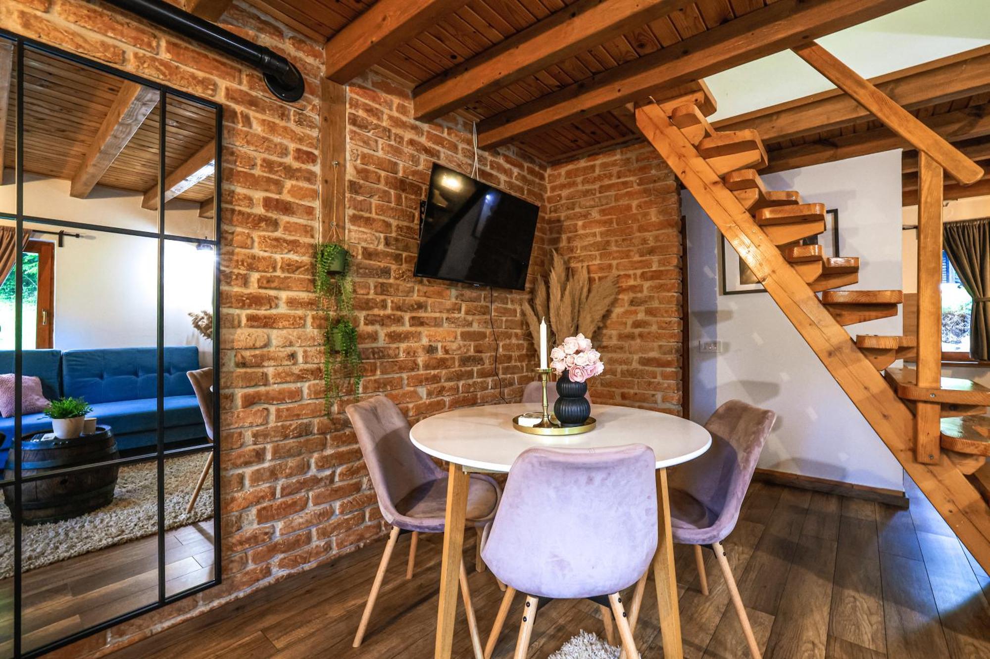 Woodenhouse With Two Apartments Otocac Luaran gambar