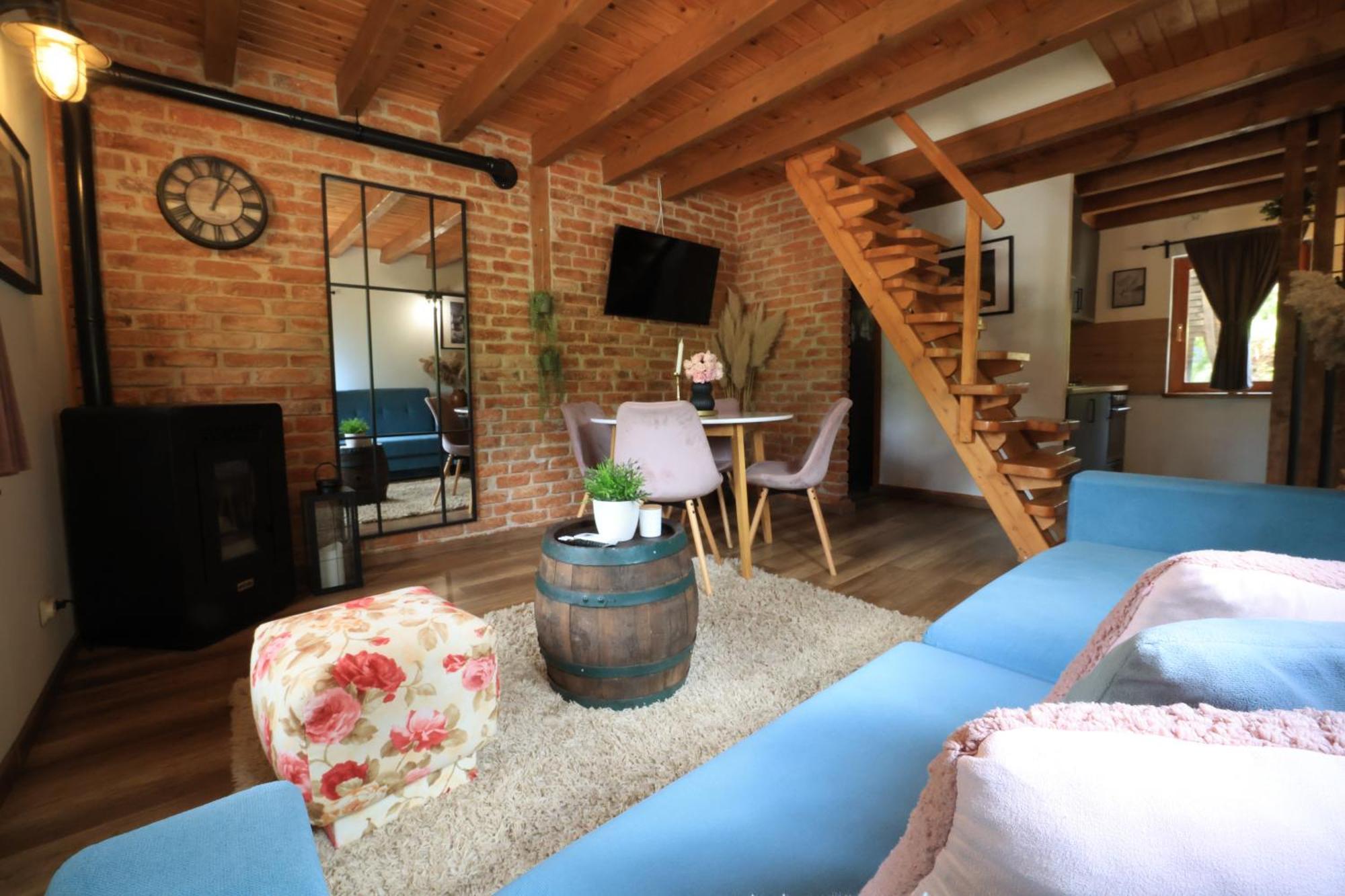 Woodenhouse With Two Apartments Otocac Luaran gambar